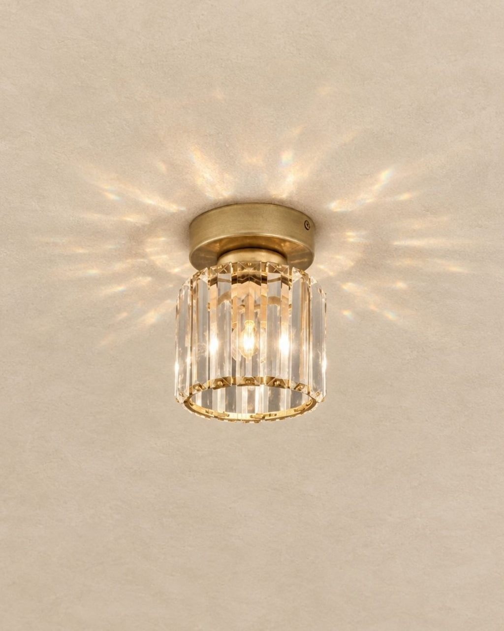 Amia ceiling light, round shape in gold, product photograph