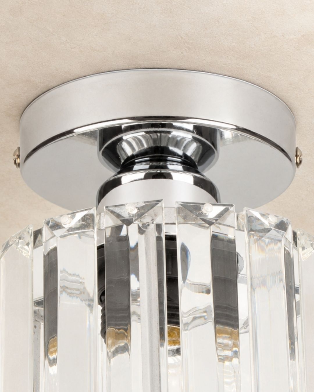 Amia ceiling light, close view of the lamp base
