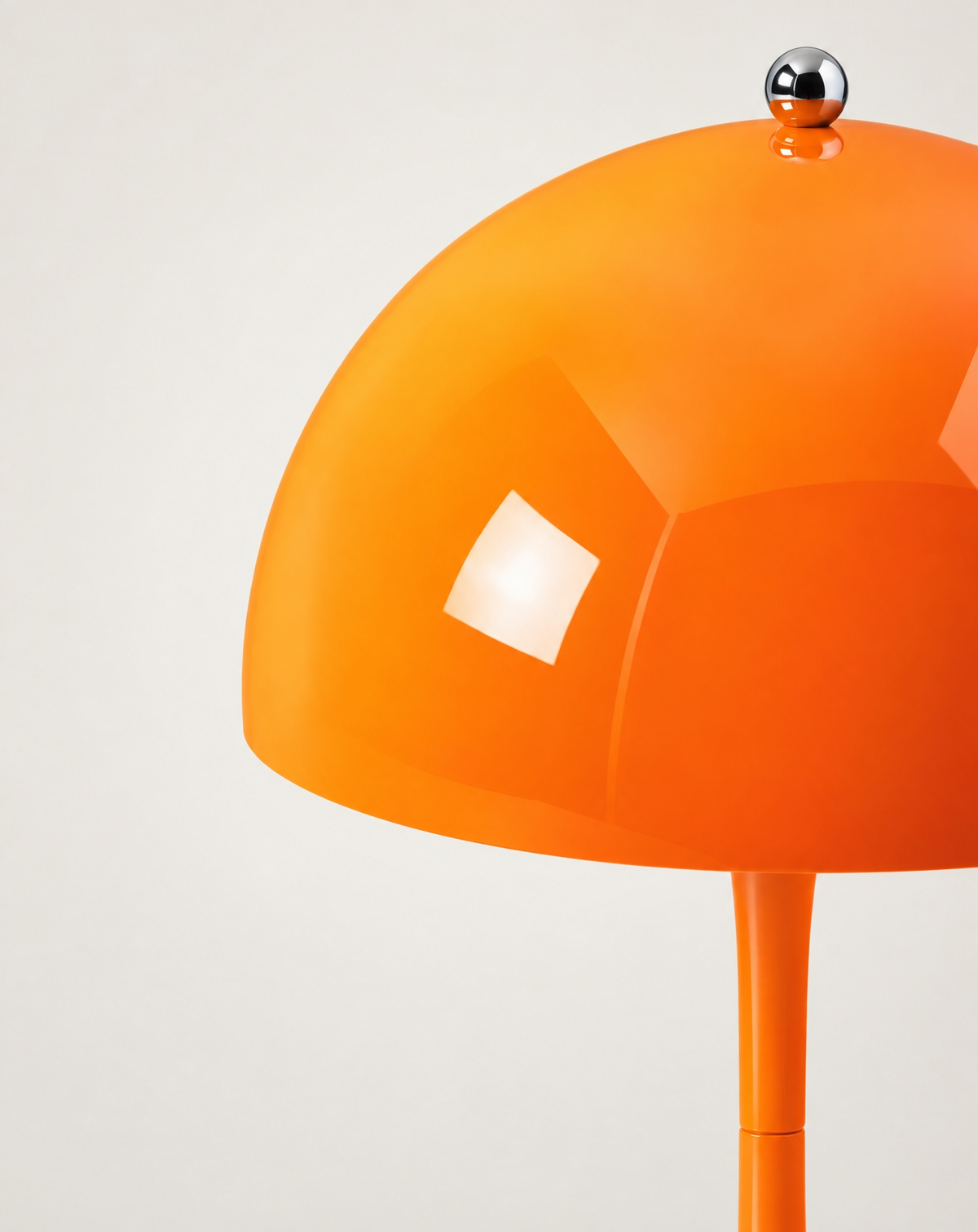 Harvo table lamp in Orange, close-up of the mushroom shade
