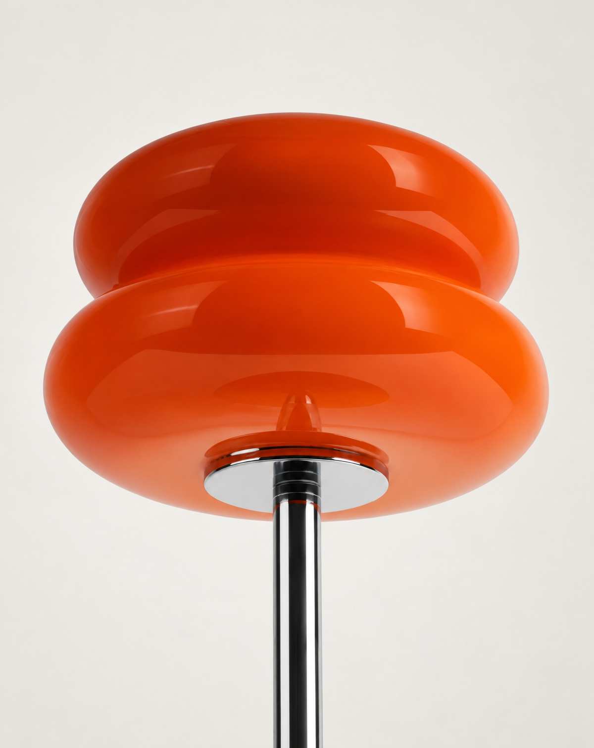 Olvetti table lamp in Orange, tinted glass shade close-up